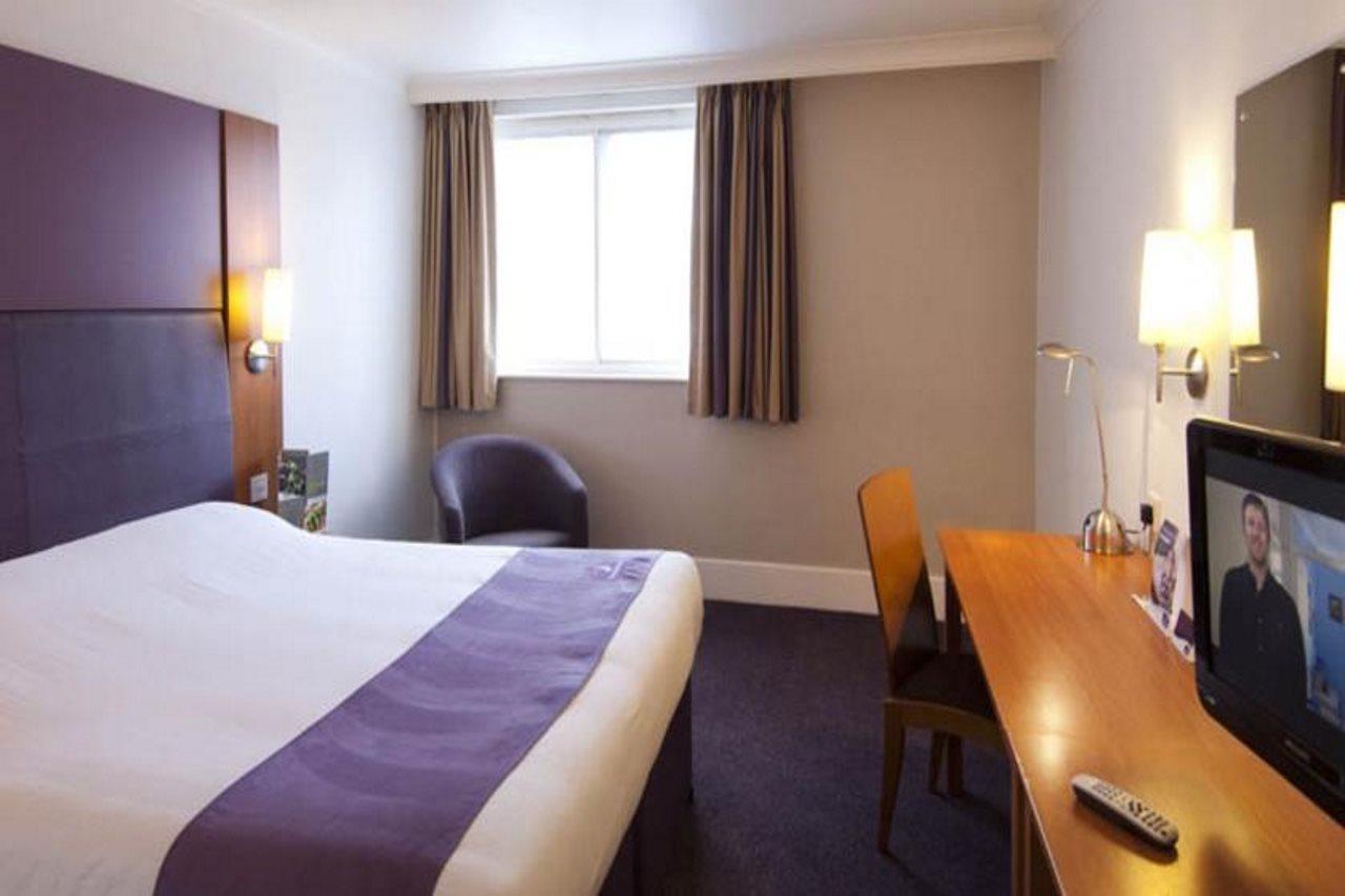Premier Inn Lymington Eksteriør bilde